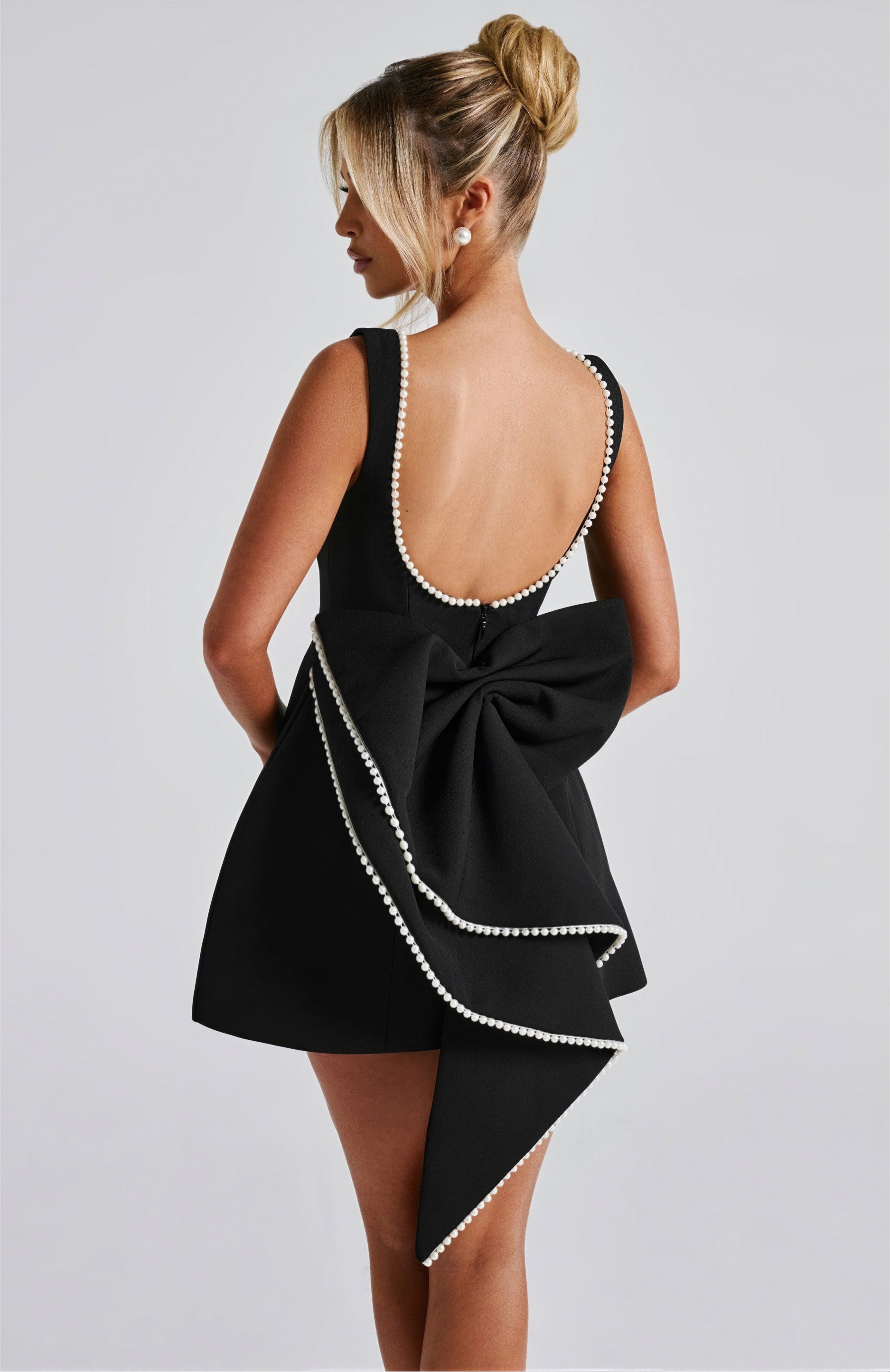 #Color_Black