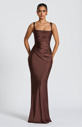 #Color_Plum Brown