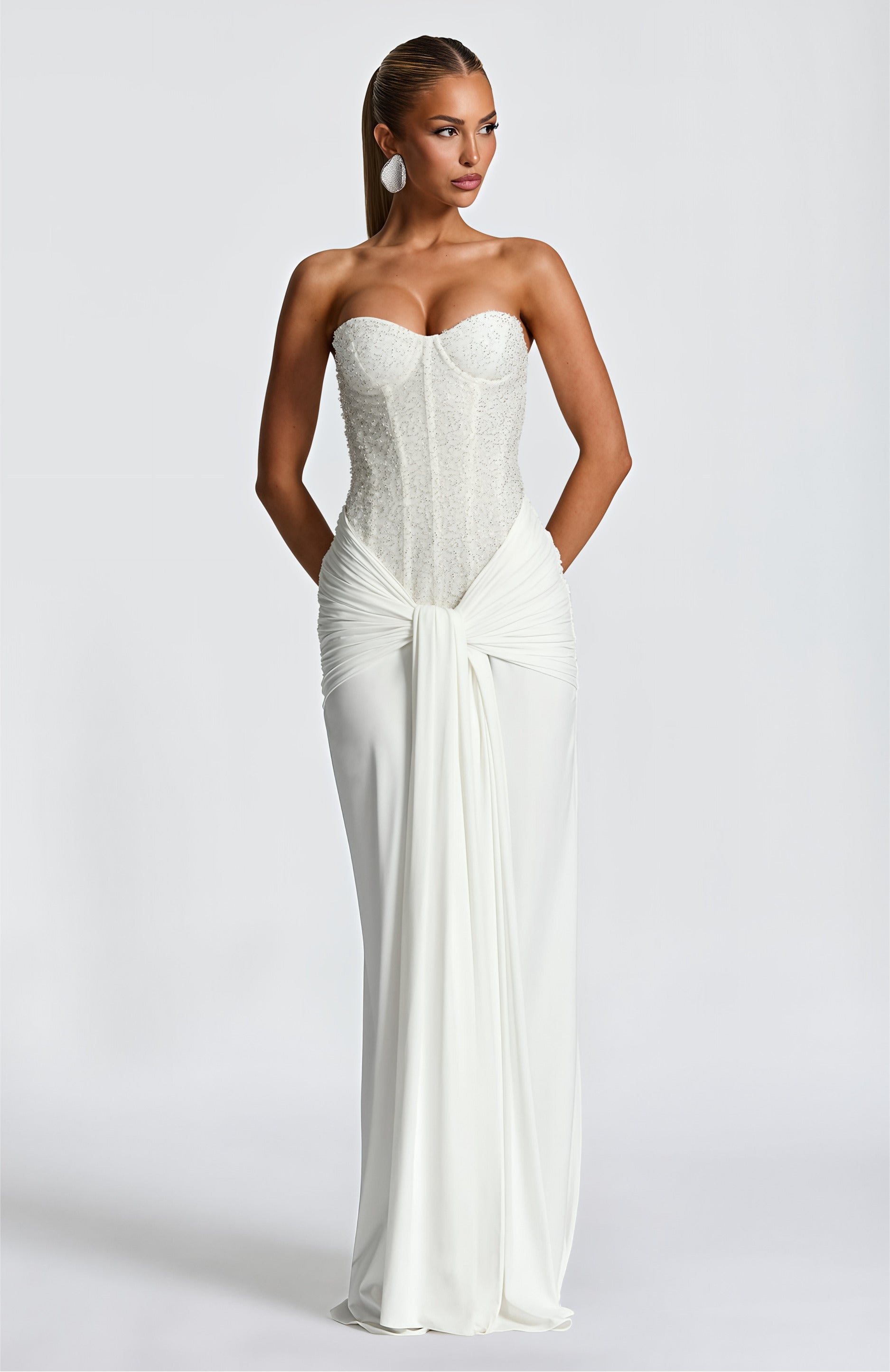 Velora Noir - Maxi Dress